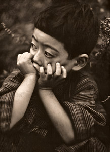 たいくつした子供 [西真一郎, アサヒカメラ 1955年4月号より]のサムネイル画像