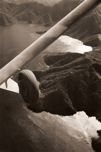 中禅寺湖 [中川一夫, アサヒカメラ 1955年4月号より] パブリックドメイン画像 