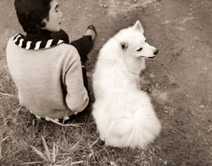 モデルと犬 [鈴石恵一, カメラ毎日 1956年5月号より]のサムネイル画像