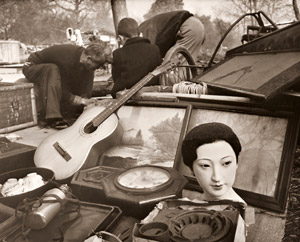 露店 [和田生光, ARS CAMERA 1955年1月号より]のサムネイル画像