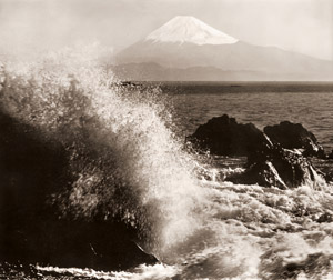 ゆるぎなき日本 [岡本東洋, アサヒカメラ 1940年6月号より]のサムネイル画像