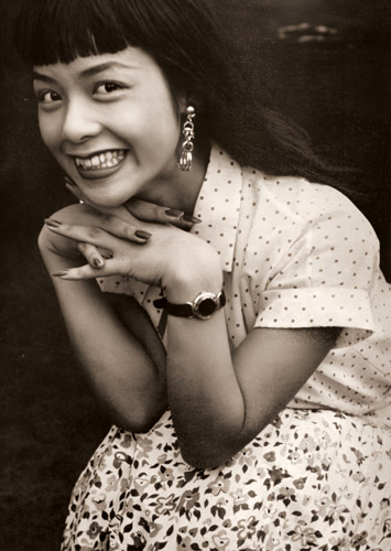 M嬢 [西村重隆, アサヒカメラ 1956年1月号より] パブリックドメイン画像 