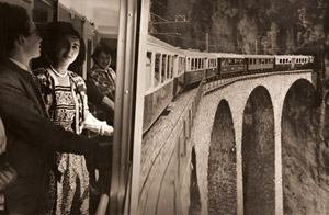 サン・モリッツへの道 [ヤーコブ・ツッゲナー, アサヒカメラ 1956年1月号より]のサムネイル画像