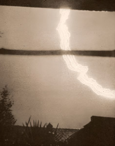 Lightning [Kiichi Ogiwara,  from Asahi Camera March 1941] Thumbnail Images