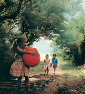 夏の子供たち [ロベール・ドアノー, Color Photography Annual 1956より]のサムネイル画像