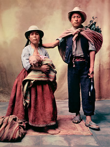 1948年にネイティブスタジオで撮影されたペルー人の肖像 [アーヴィング・ペン, Color Photography Annual 1956より]のサムネイル画像