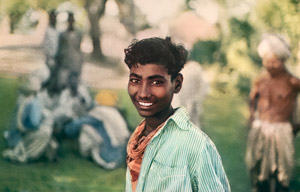 インドの若者 [ジョン・G・ロス, Color Photography Annual 1956より]のサムネイル画像