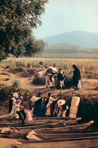 市場の日、メキシコのパツクアロ [Ferenc Berko, Color Photography Annual 1956より] パブリックドメイン画像 