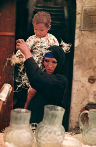 エジプトの母子 [ジョン・G・ロス, Color Photography Annual 1956より]のサムネイル画像