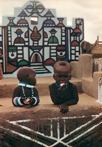 南アフリカの子供たち [インゲ・モラス, Color Photography Annual 1956より]のサムネイル画像