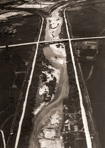 機上より見た道 [海道太一, ARS CAMERA 1955年3月号より]のサムネイル画像