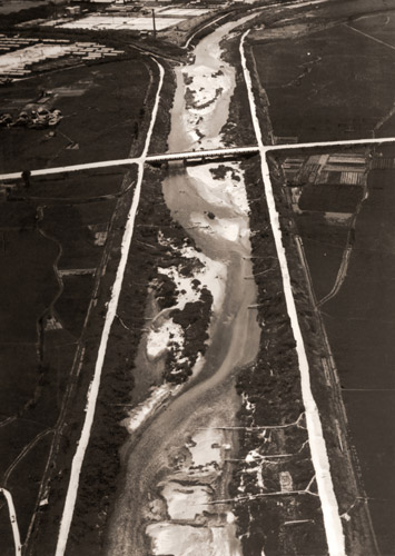 機上より見た道 [海道太一, ARS CAMERA 1955年3月号より] パブリックドメイン画像 