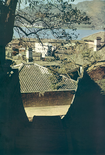 長崎にて [石井彰, ARS CAMERA 1955年3月号より] パブリックドメイン画像 