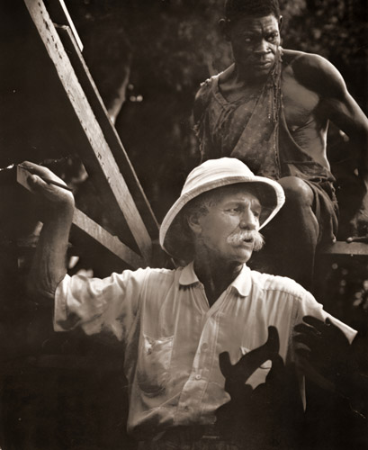 アフリカ西ガボンのランバレーネに建築中の病院を見るアルベルト・シュバイツァー博士と大工 [ユージン・スミス, 1954年, 栄光の「LIFE」展 1946-1955 時代の顔を衝くより] パブリックドメイン画像 