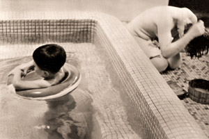 At the Bathhouse [Saneyoshi Iwasaki,  from ARS CAMERA May 1955] Thumbnail Images