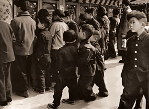 露店パチンコ屋 [松尾のぼる, ARS CAMERA 1955年5月号より]のサムネイル画像