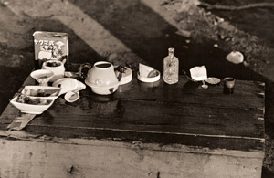 ままごと遊び [川田喜久治, ARS CAMERA 1955年5月号より]のサムネイル画像