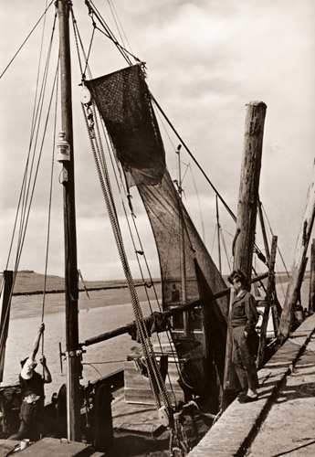 南独の漁港 [E・レンナー, ARS CAMERA 1955年5月号より] パブリックドメイン画像 