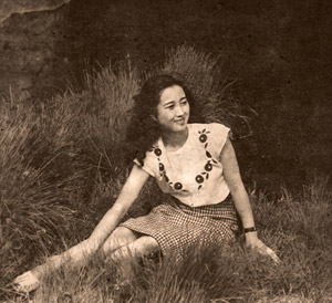 湖畔に憩ふ [小暮親平, 1948年, 光画月刊 1948年12月号より]のサムネイル画像