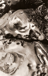 侵食された岩 その一 [河野徹, ARS CAMERA1955年6月号より]のサムネイル画像
