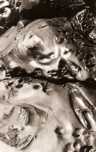 侵食された岩 その一 [河野徹, ARS CAMERA1955年6月号より] パブリックドメイン画像 
