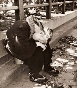 老婆 [大塚文六郎, カメラ毎日 1955年3月号より]のサムネイル画像