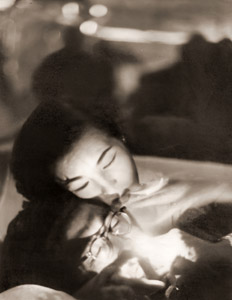 都会の一隅 [二村次郎, カメラ毎日 1955年3月号より]のサムネイル画像