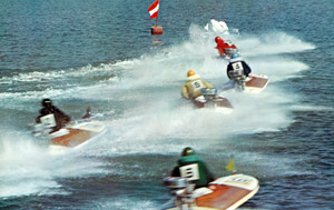 競艇 [中村聖, カメラ毎日 1955年3月号より]のサムネイル画像
