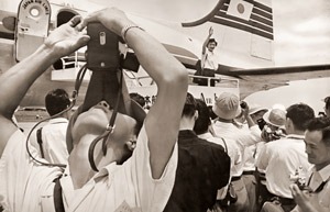カメラ空港にゆく [吉村正治, カメラ毎日 1955年10月号より]のサムネイル画像