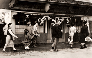 風の日 [萩原信男, カメラ毎日 1956年1月号より]のサムネイル画像