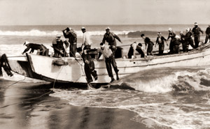 下船寸前 [浦島甲一, カメラ毎日 1956年1月号より]のサムネイル画像