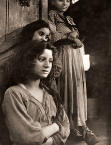 3人のジプシー娘 [オットー・デトワイラー, カメラ毎日 1956年1月号より]のサムネイル画像