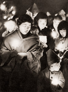 静かな祈り [大宮晴夫, カメラ毎日 1956年3月号より]のサムネイル画像