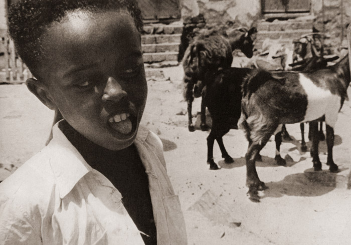 アフリカの子供 [勝川東一, カメラ毎日 1956年3月号より] パブリックドメイン画像 