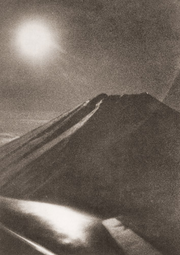 月光の富士 [石井清, カメラ毎日 1955年4月号より] パブリックドメイン画像 