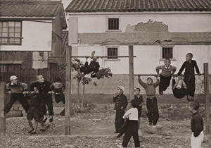 倉敷ところどころ 子供たち [緑川洋一, カメラ毎日 1955年4月号より]のサムネイル画像