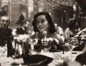 無題(飲食店の女性） [ニック・ド・モーゴリ, カメラ毎日 1955年6月号より]のサムネイル画像