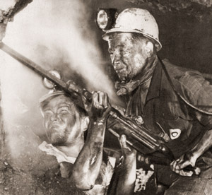 Miners [Hisayohi Nishimura,  from Camera Mainichi February 1956] Thumbnail Images