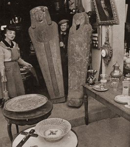 サン・ウワンのノミの市 [ロベール・ドアノー, カメラ毎日 1956年2月号より]のサムネイル画像