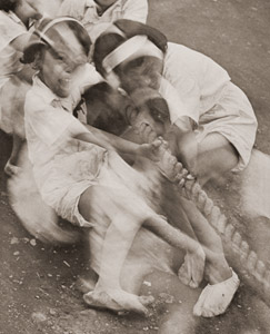 動き [中村徳治, カメラ毎日 1956年6月号より]のサムネイル画像