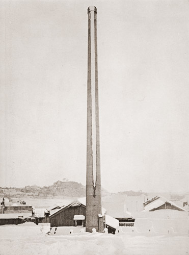 煙突 [堀隆三, カメラ毎日 1956年6月号より] パブリックドメイン画像 