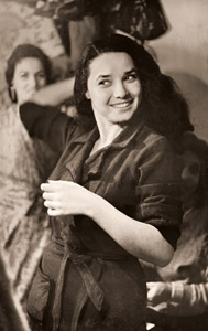 ブエノスアイレスの街角 ナイトショーの女 [堀内初太郎, カメラ毎日 1956年11月号より]のサムネイル画像