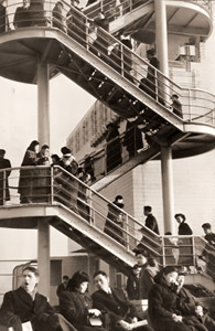 屋上所見 [永田耕一, 日本カメラ 1953年6月号より]のサムネイル画像