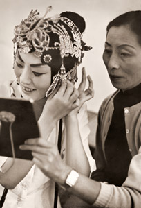 初舞台 [渡辺昇, 日本カメラ 1953年10月号より]のサムネイル画像