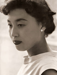 T嬢 [吉岡専造, 日本カメラ 1953年6月号より]のサムネイル画像
