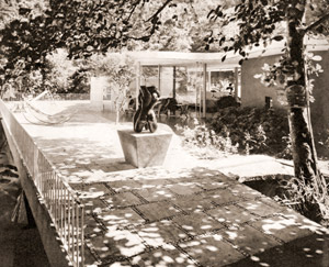 ニーマイヤーの家 2 [三浦寅吉, 日本カメラ 1955年2月号より]のサムネイル画像