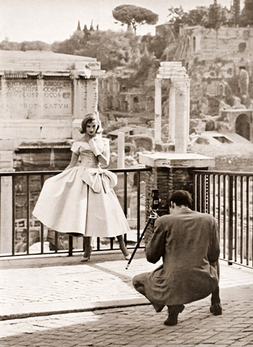 古都・ローマの人々 ファッション・モデル 1 [早田雄二, 日本カメラ 1955年2月号より] パブリックドメイン画像 
