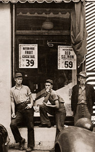 いなかの店 [エーリヒ・ハートマン, 日本カメラ 1955年2月号より]のサムネイル画像