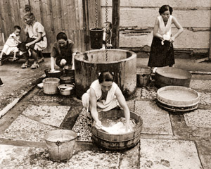 共同の井戸 [日本カメラ 1956年1月号より]のサムネイル画像
