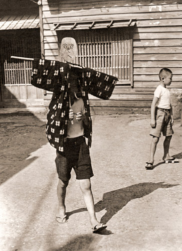 北国の子供 [都筑弘雄, 日本カメラ 1956年1月号より] パブリックドメイン画像 